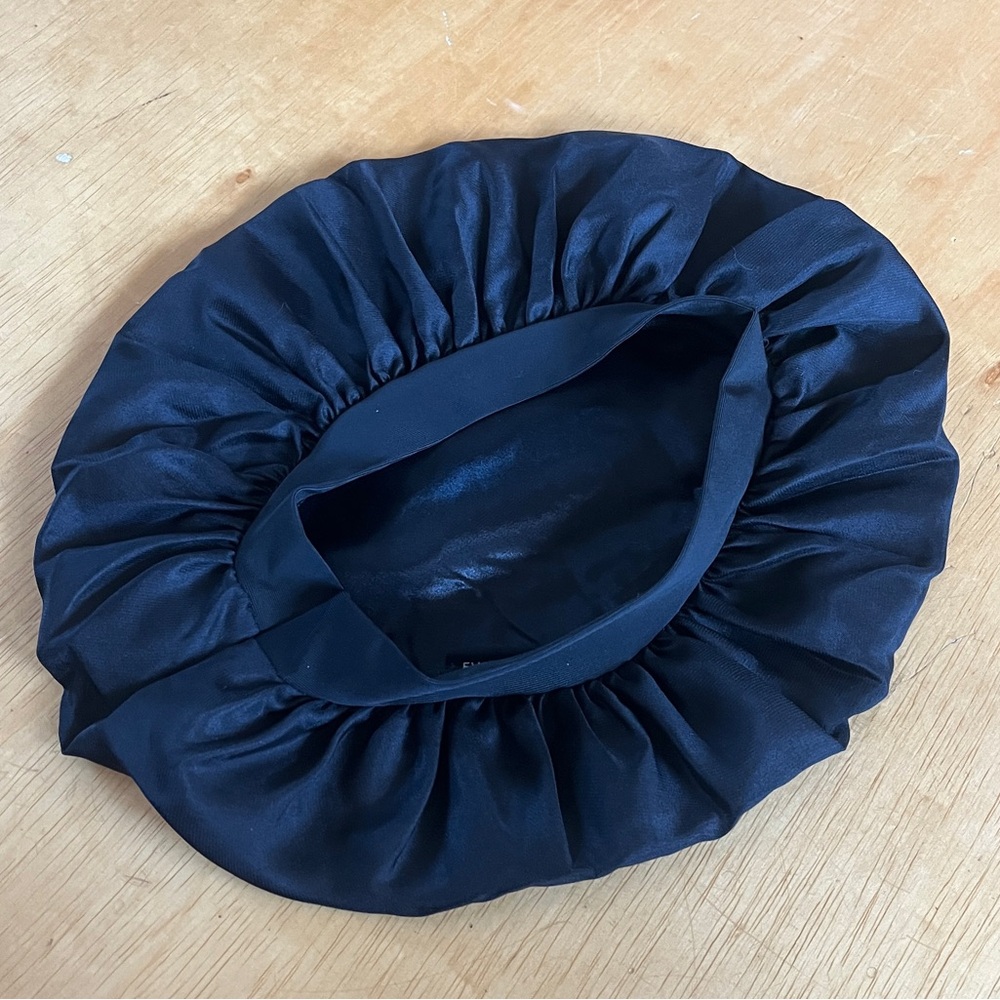 Satin bonnet